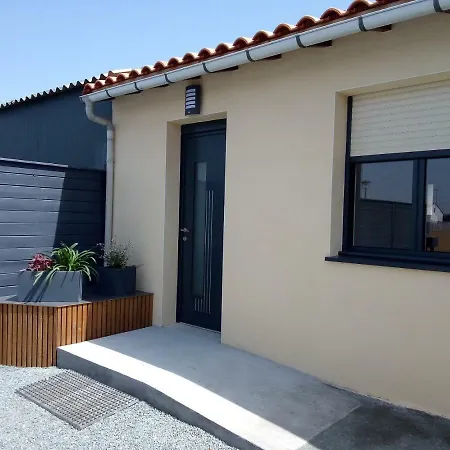 Au Refuge Des Farfas Apartment